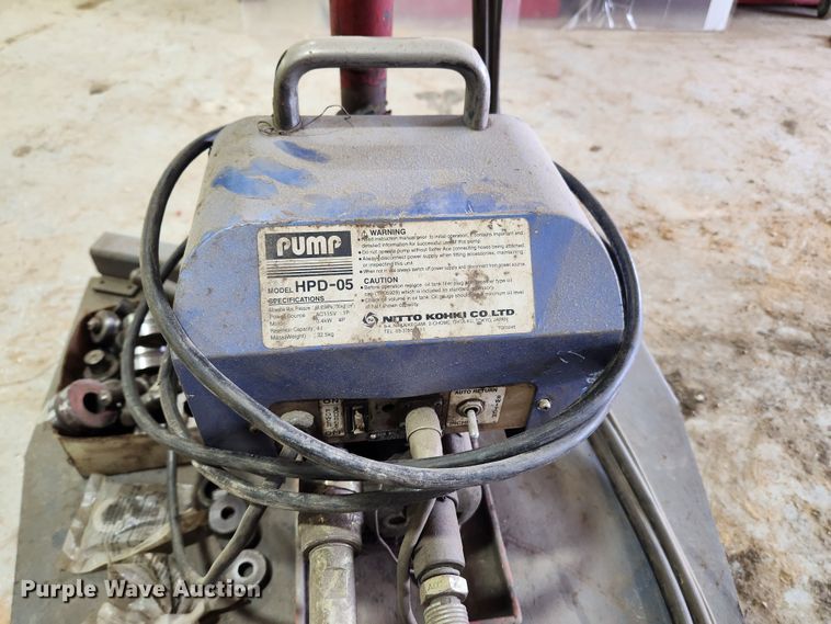 image for item JB9784 Nitto Kohki HPD-05  hydraulic punch