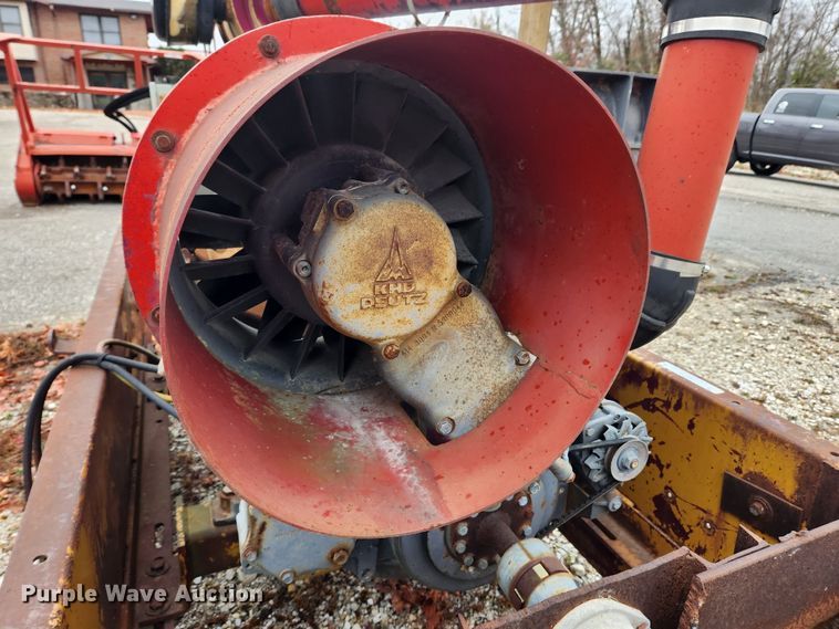 image for item JB9795 Deutz  engine