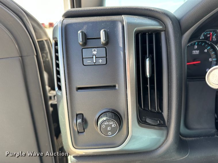 image for item JD9174 2015 Chevrolet Silverado 1500  Double Cab pickup truck