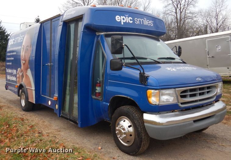image for item JL9780 1997 Ford E450  shuttle bus