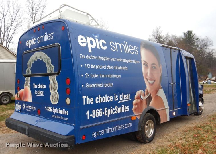 image for item JL9780 1997 Ford E450  shuttle bus