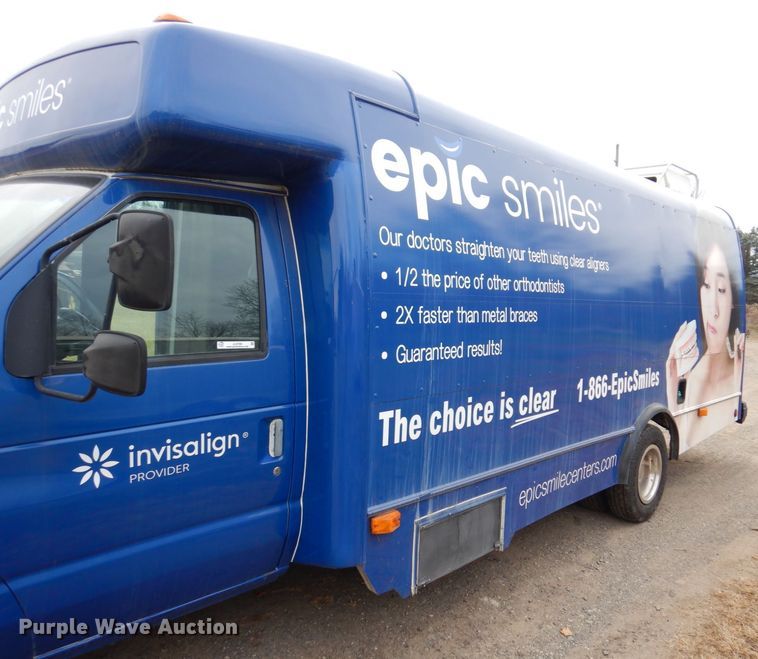 image for item JL9780 1997 Ford E450  shuttle bus