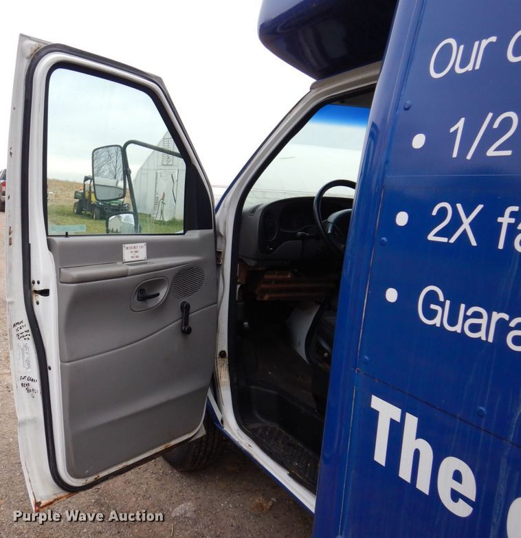 image for item JL9780 1997 Ford E450  shuttle bus