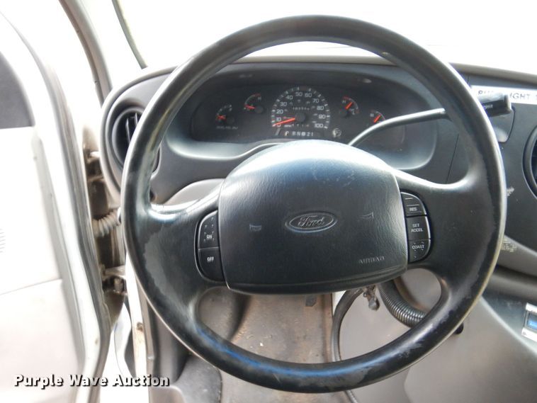 image for item JL9780 1997 Ford E450  shuttle bus