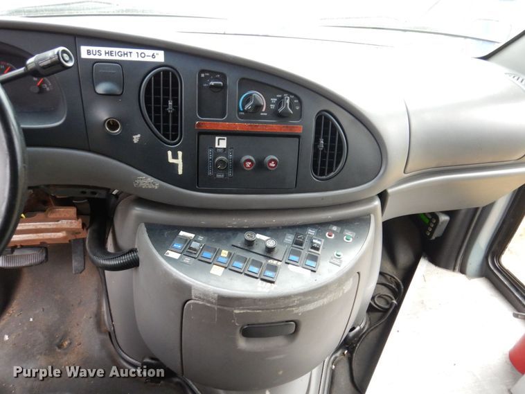 image for item JL9780 1997 Ford E450  shuttle bus