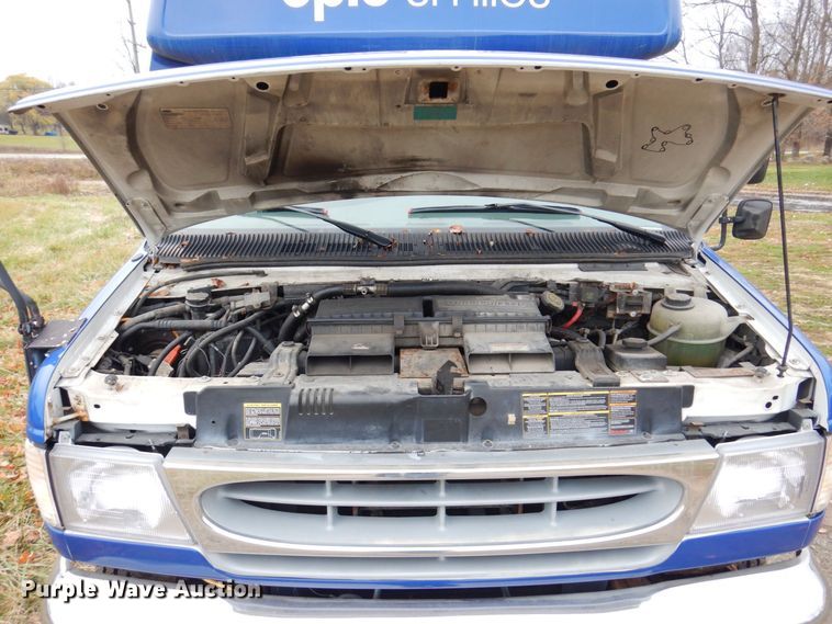 image for item JL9780 1997 Ford E450  shuttle bus