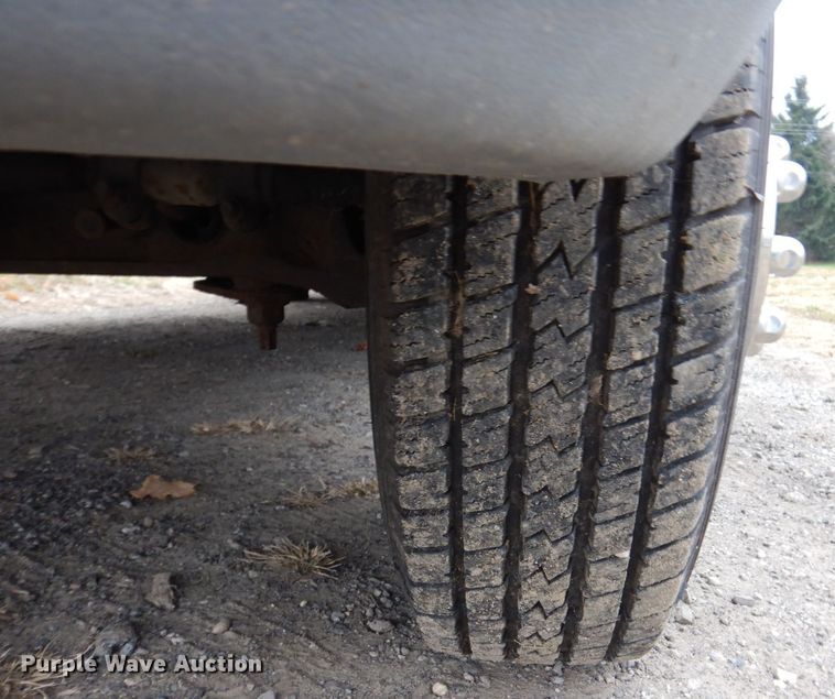 image for item JL9780 1997 Ford E450  shuttle bus