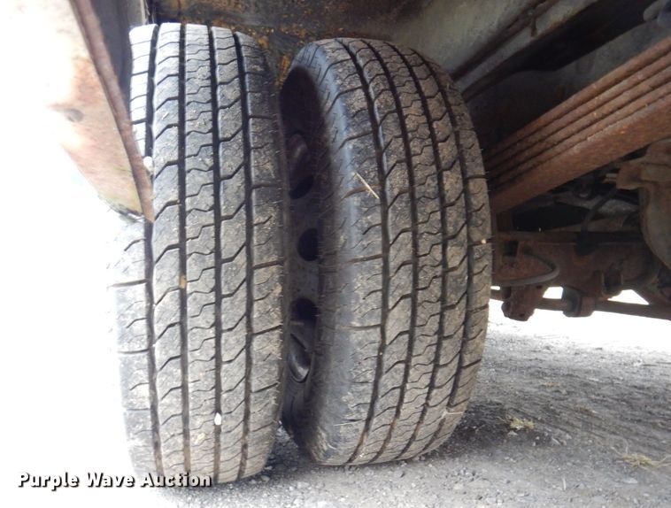 image for item JL9780 1997 Ford E450  shuttle bus