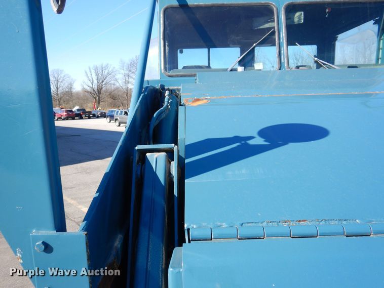 image for item JL9781 1995 Elgin Pelican Series P  street sweeper