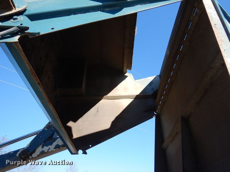 image for item JL9781 1995 Elgin Pelican Series P  street sweeper