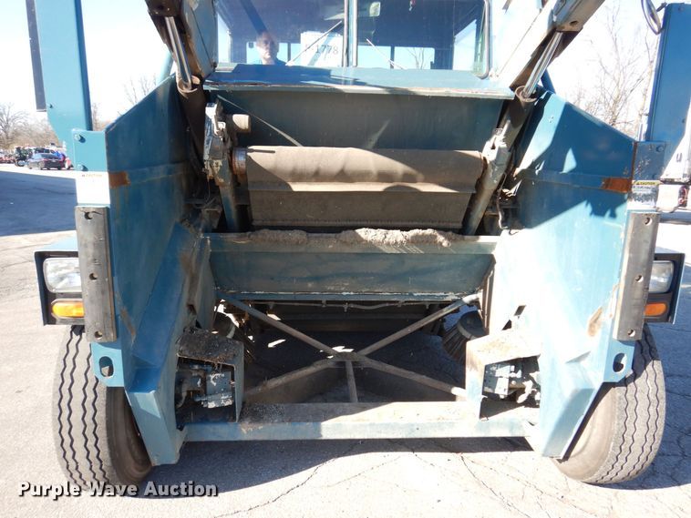 image for item JL9781 1995 Elgin Pelican Series P  street sweeper