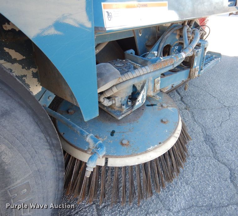 image for item JL9781 1995 Elgin Pelican Series P  street sweeper