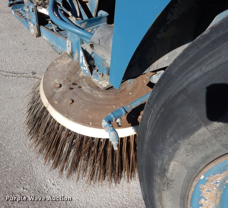 image for item JL9781 1995 Elgin Pelican Series P  street sweeper