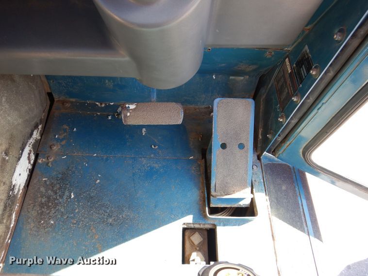 image for item JL9781 1995 Elgin Pelican Series P  street sweeper