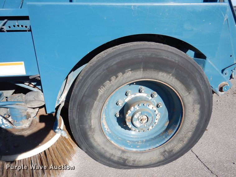 image for item JL9781 1995 Elgin Pelican Series P  street sweeper