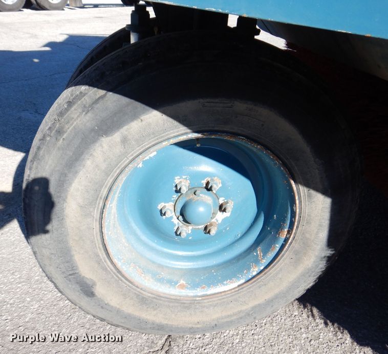 image for item JL9781 1995 Elgin Pelican Series P  street sweeper