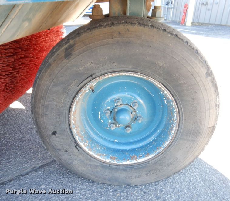 image for item JL9781 1995 Elgin Pelican Series P  street sweeper