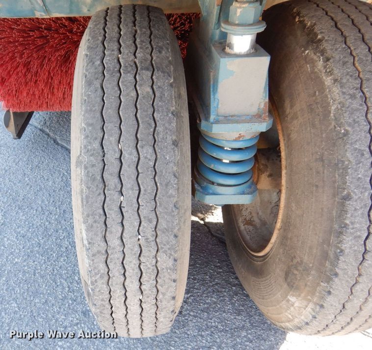 image for item JL9781 1995 Elgin Pelican Series P  street sweeper