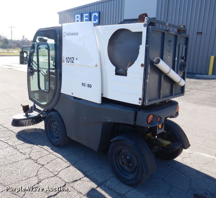 image for item JL9782 2010 Nilfisk Advance RS501  street sweeper