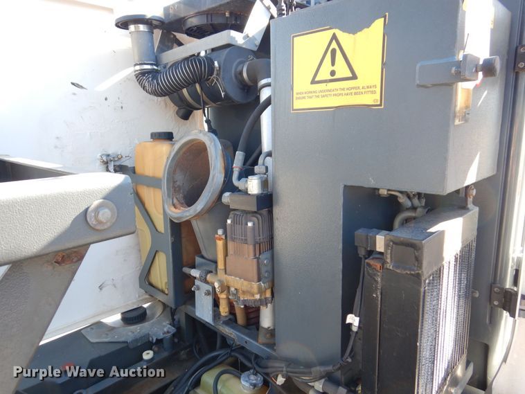 image for item JL9782 2010 Nilfisk Advance RS501  street sweeper