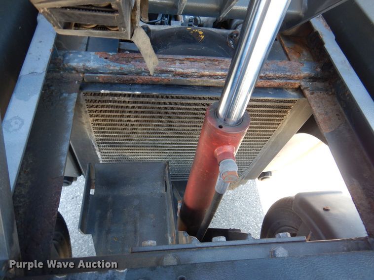 image for item JL9782 2010 Nilfisk Advance RS501  street sweeper