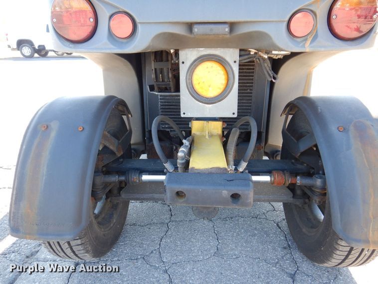 image for item JL9782 2010 Nilfisk Advance RS501  street sweeper