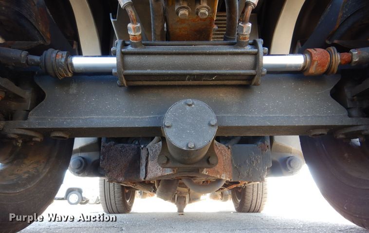 image for item JL9782 2010 Nilfisk Advance RS501  street sweeper