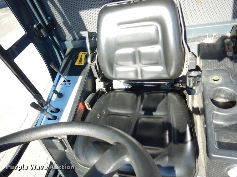 image for item JL9782 2010 Nilfisk Advance RS501  street sweeper