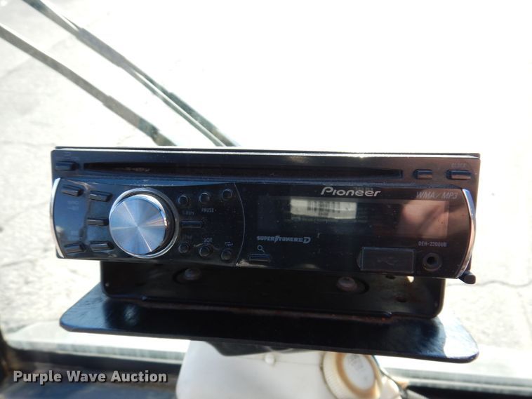 image for item JL9782 2010 Nilfisk Advance RS501  street sweeper