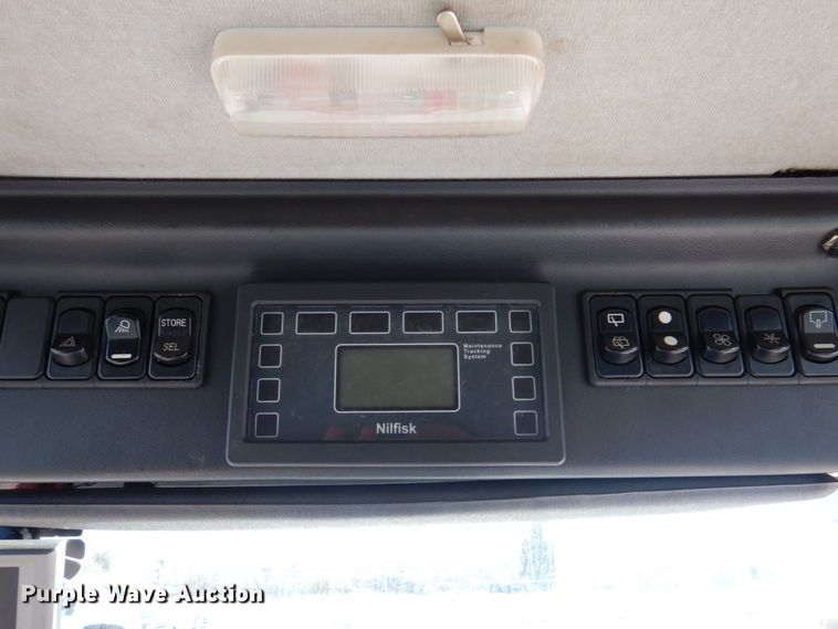 image for item JL9782 2010 Nilfisk Advance RS501  street sweeper