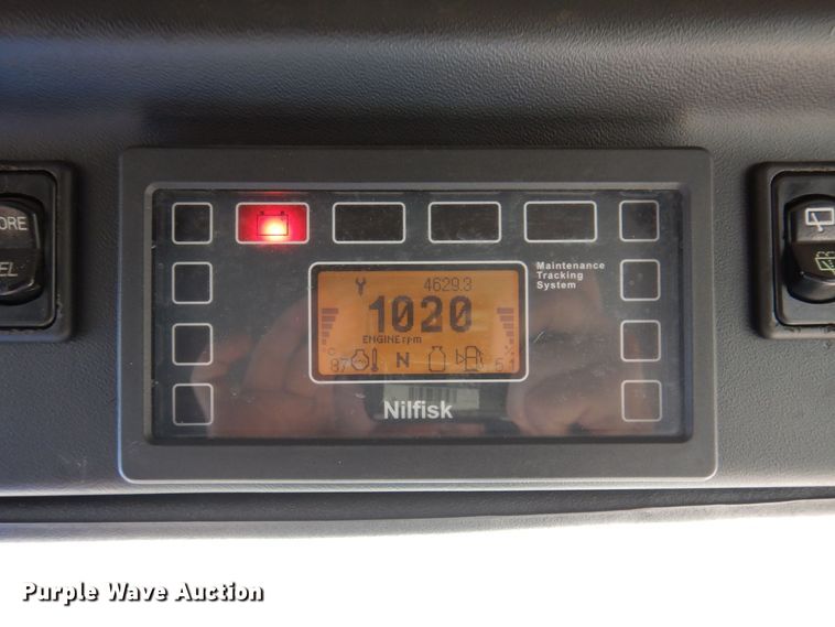 image for item JL9782 2010 Nilfisk Advance RS501  street sweeper