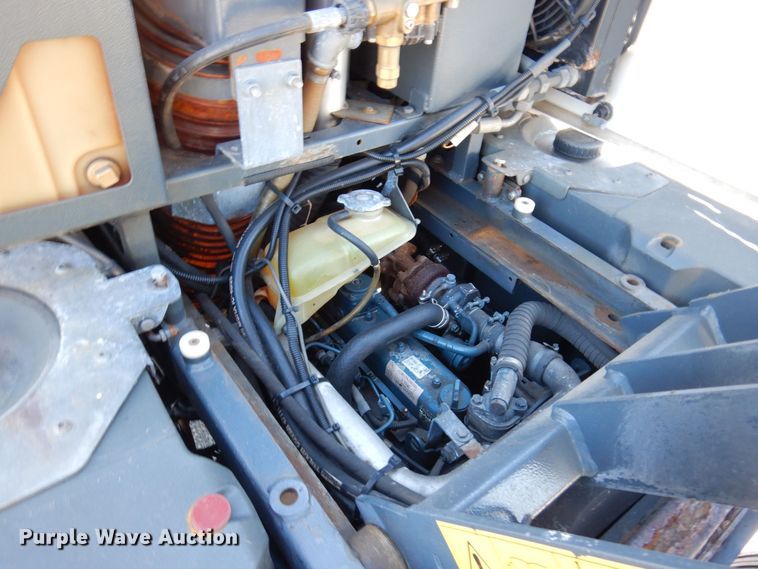 image for item JL9782 2010 Nilfisk Advance RS501  street sweeper