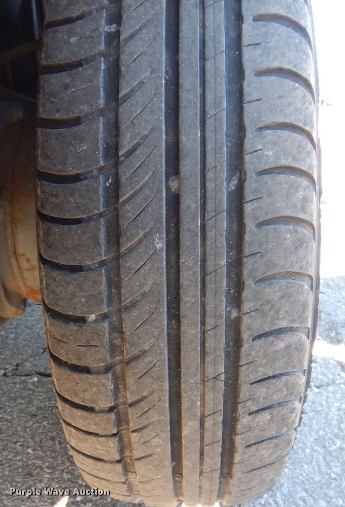 image for item JL9782 2010 Nilfisk Advance RS501  street sweeper