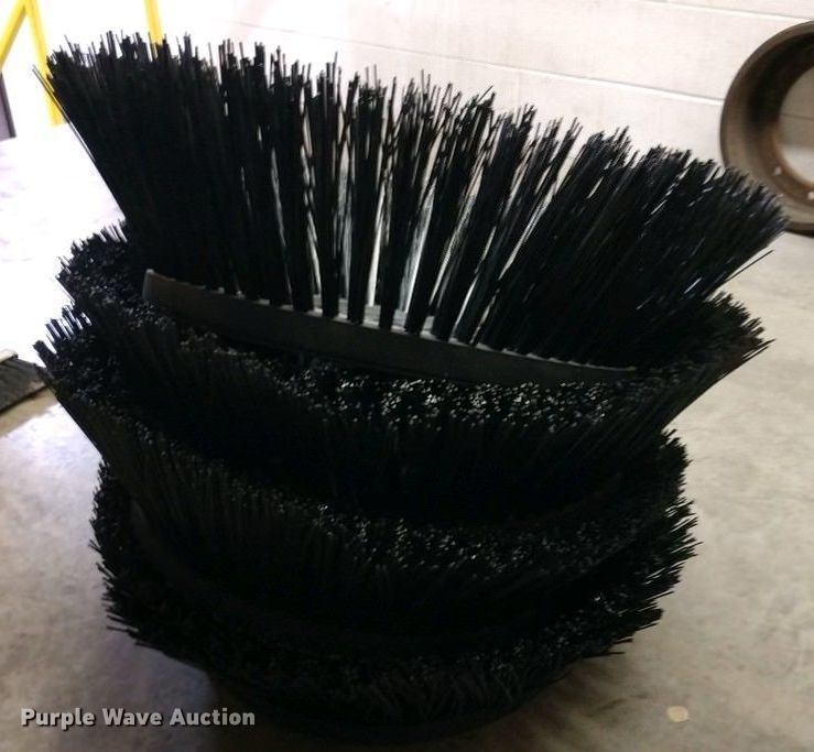 image for item JL9782 2010 Nilfisk Advance RS501  street sweeper