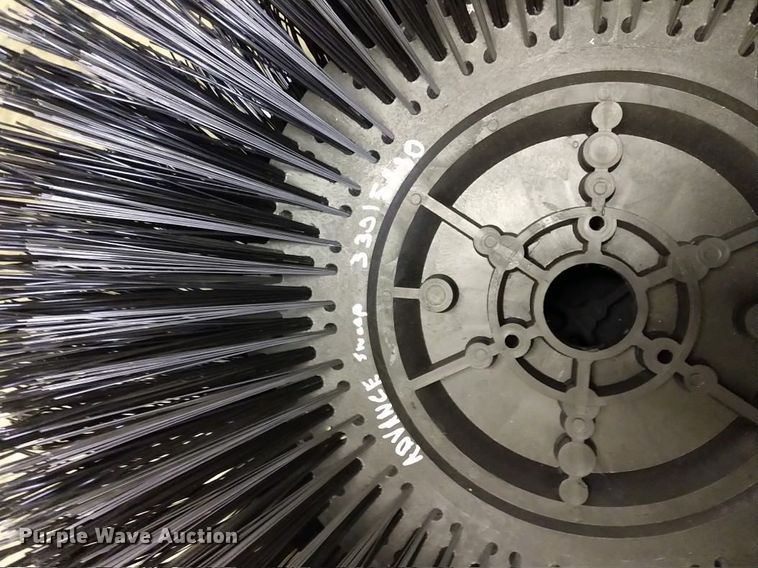 image for item JL9782 2010 Nilfisk Advance RS501  street sweeper