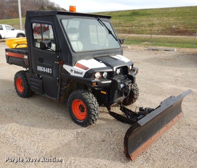 image for item JL9792 2013 Bocat 3400  utility vehicle