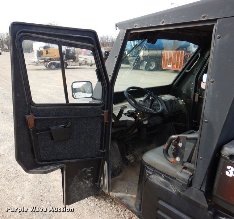 image for item JL9792 2013 Bocat 3400  utility vehicle