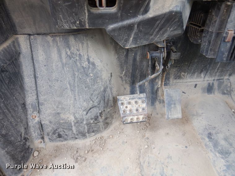 image for item JL9792 2013 Bocat 3400  utility vehicle