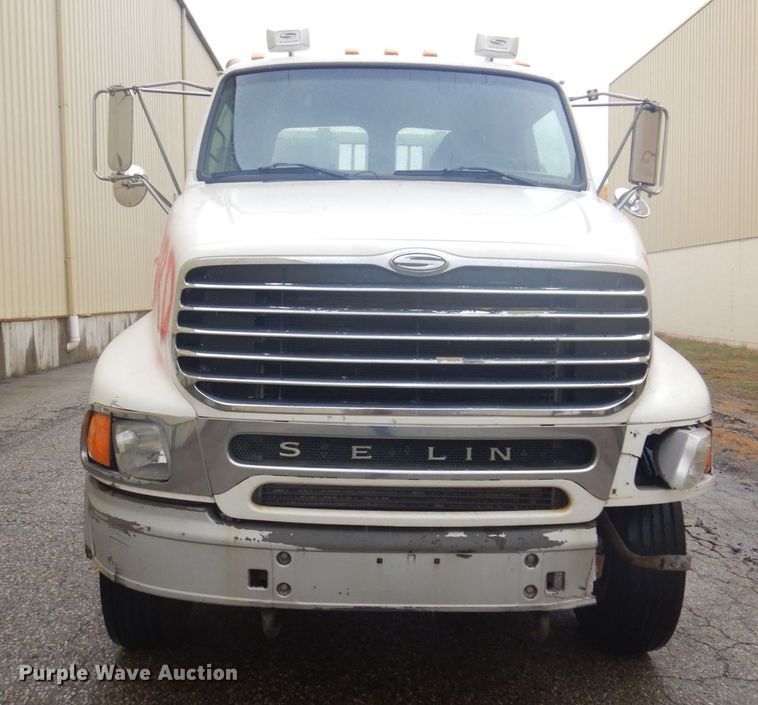 image for item JL9910 2006 Sterling A9500  semi truck