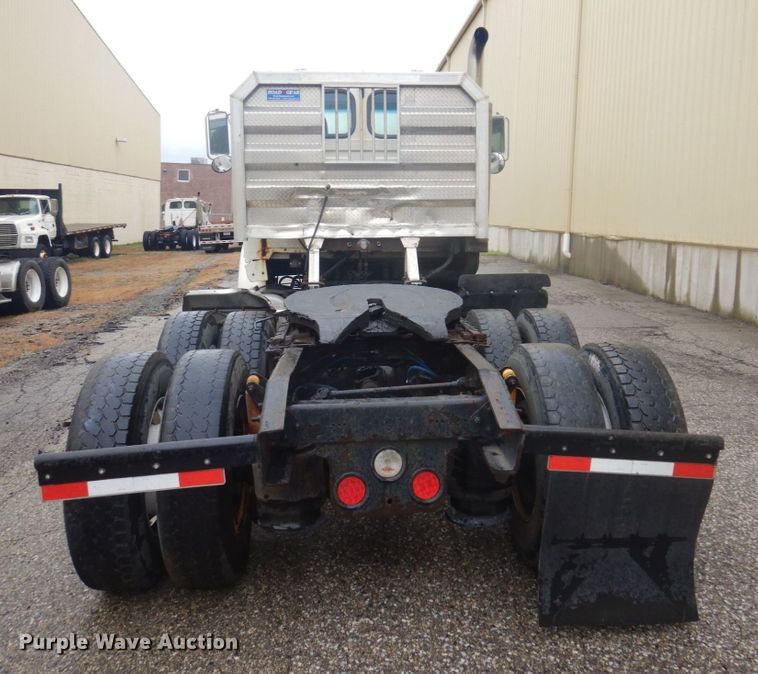 image for item JL9910 2006 Sterling A9500  semi truck