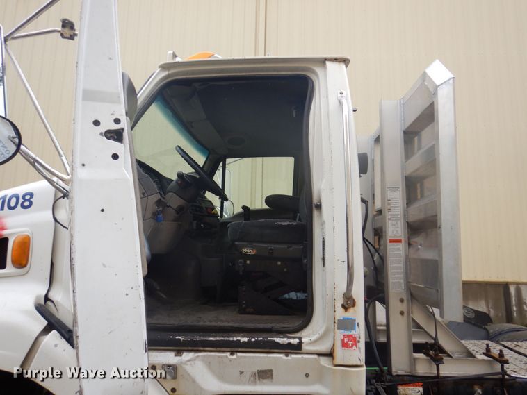 image for item JL9910 2006 Sterling A9500  semi truck