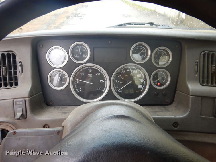 image for item JL9910 2006 Sterling A9500  semi truck