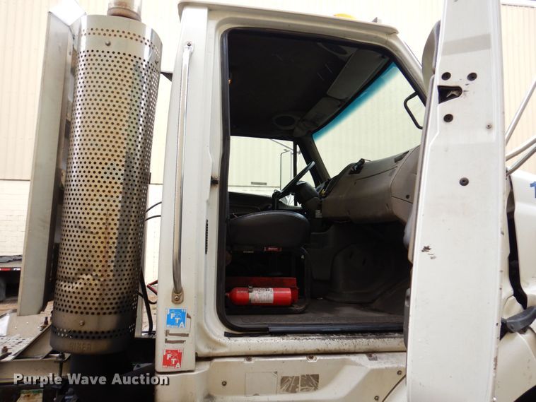 image for item JL9910 2006 Sterling A9500  semi truck