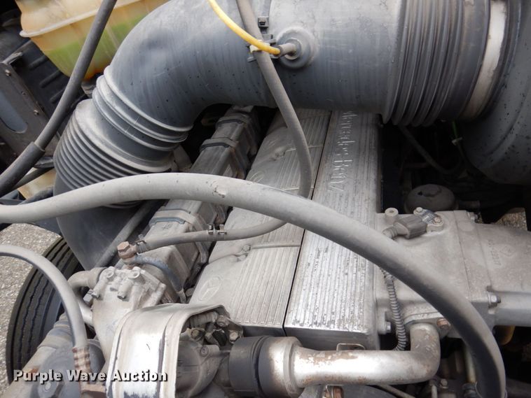 image for item JL9910 2006 Sterling A9500  semi truck