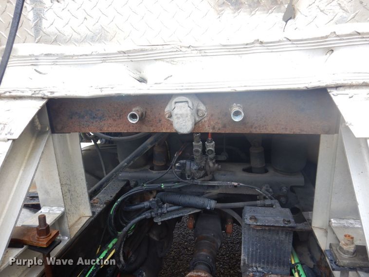 image for item JL9910 2006 Sterling A9500  semi truck