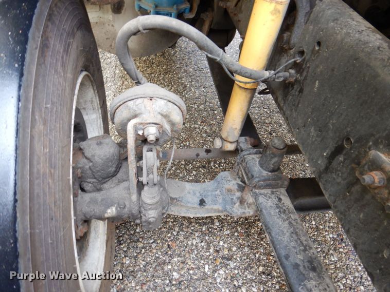 image for item JL9910 2006 Sterling A9500  semi truck