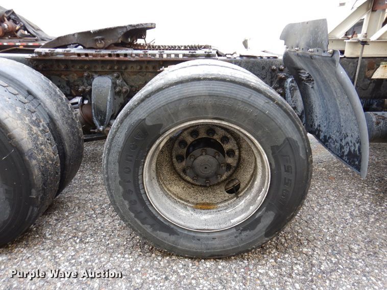 image for item JL9910 2006 Sterling A9500  semi truck