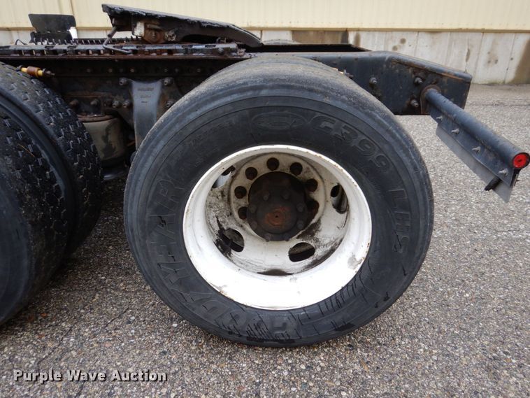 image for item JL9910 2006 Sterling A9500  semi truck