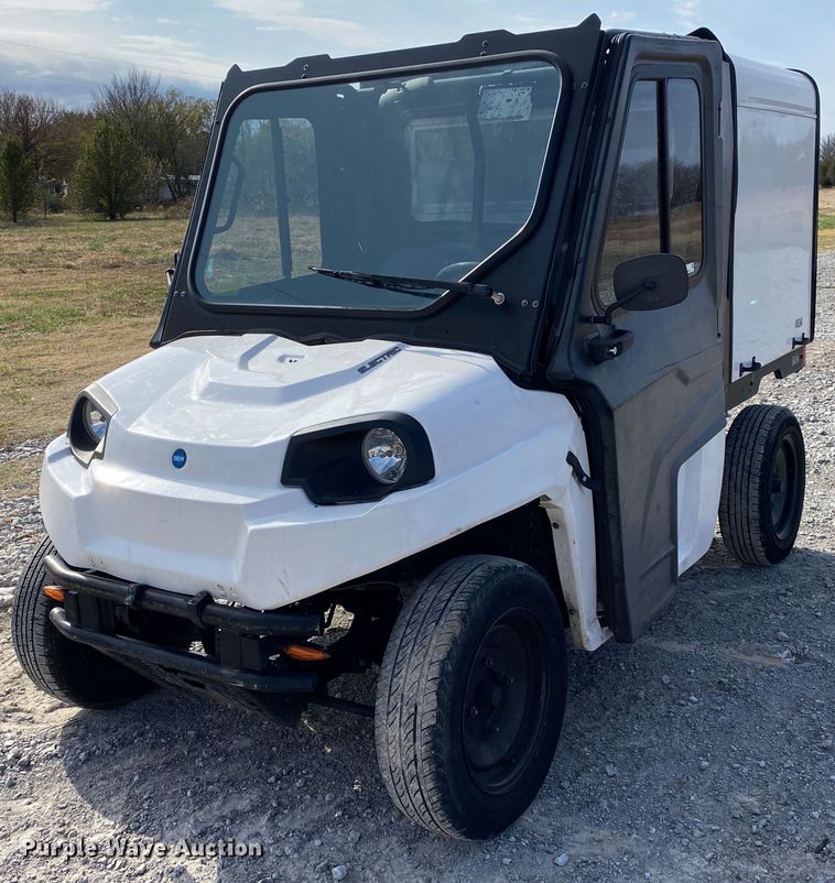 image for item JW9295 2015 Polaris Gem EM 1400 LSV  golf cart