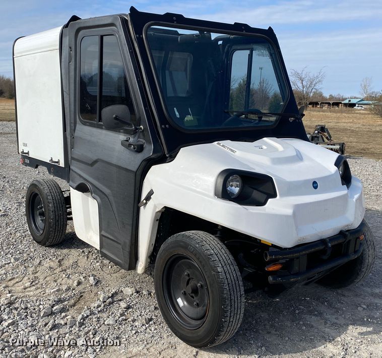 image for item JW9295 2015 Polaris Gem EM 1400 LSV  golf cart